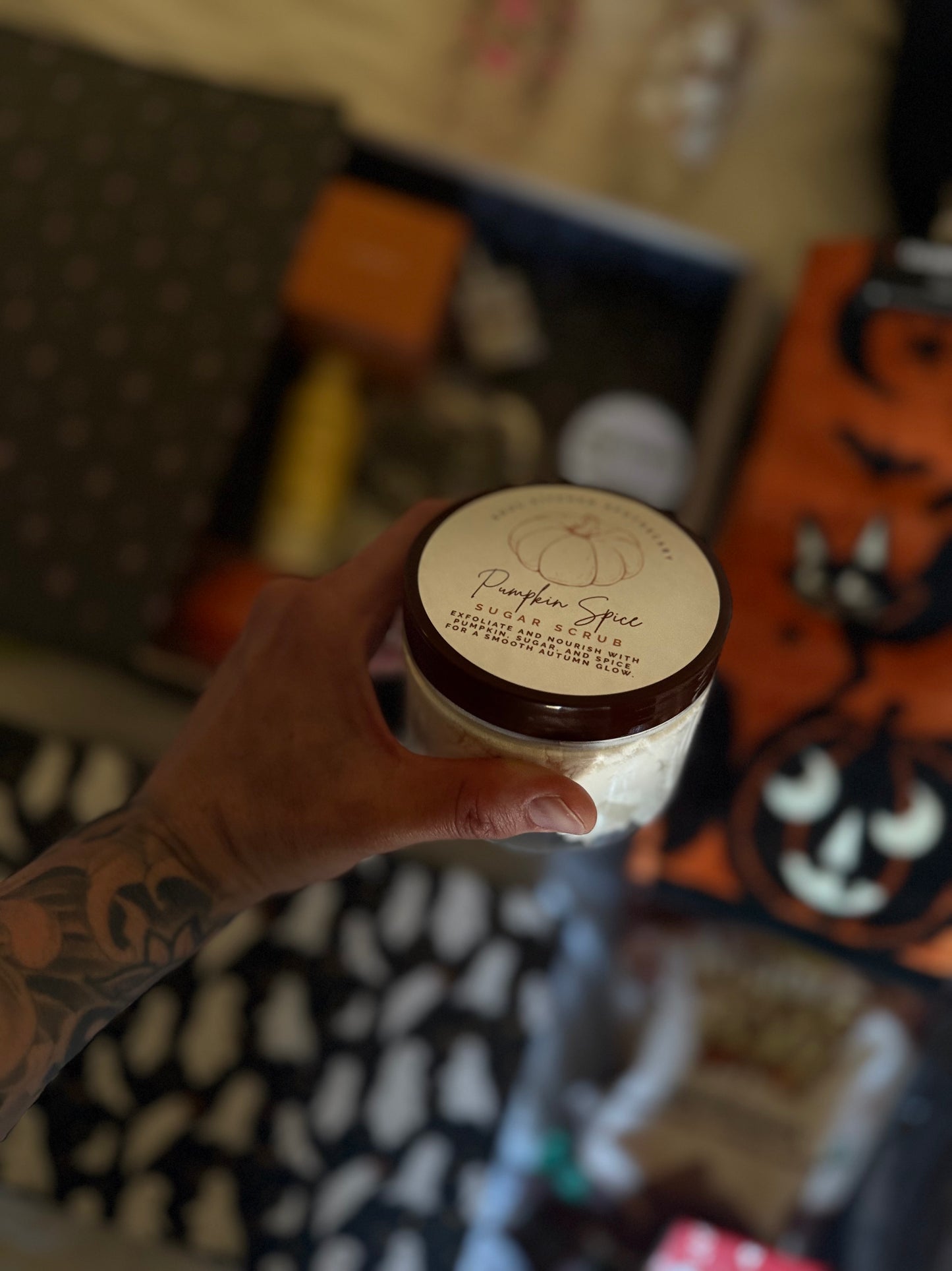 Creamy whipped body scrub with cozy cinnamon, nutmeg, and clove fragrance