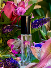 Load image into Gallery viewer, Guinevere perfume spray
